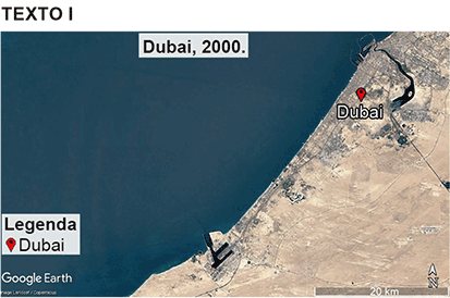 TEXTO I. Imagem de satélite da costa de Dubai no ano de 2000. A imagem mostra a linha costeira continental em contato com o mar, apresentando um contorno litorâneo predominantemente retilíneo e natural, com poucas expansões sobre as águas.